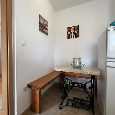 Ana Apartment Split