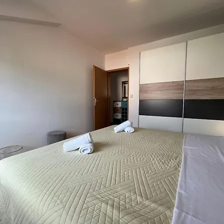 Apartment Ana *